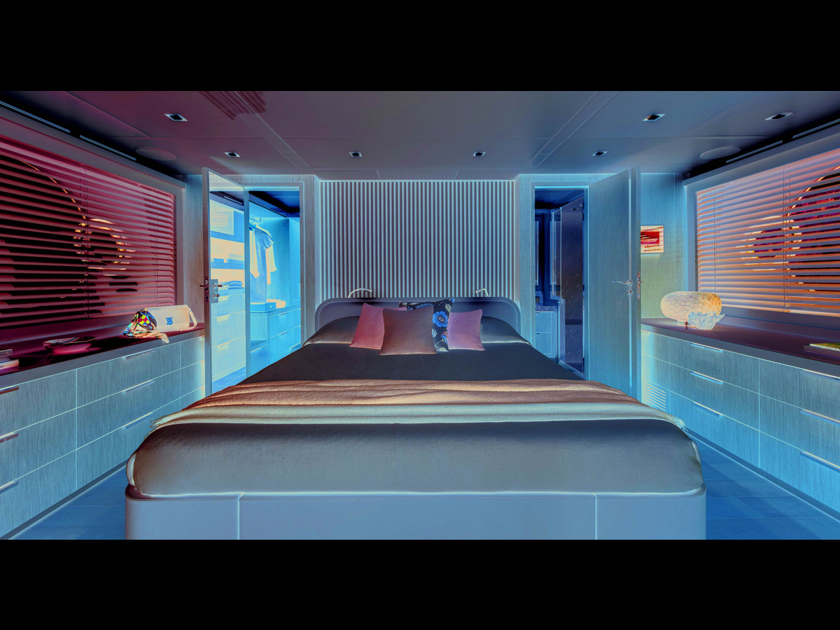 MCY 76 skylounge