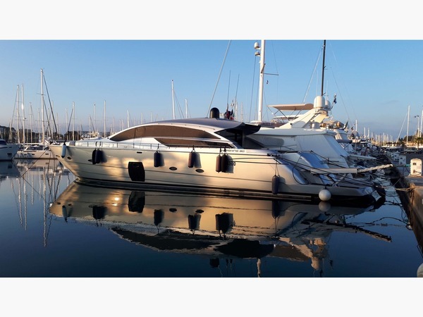 Pershing 80