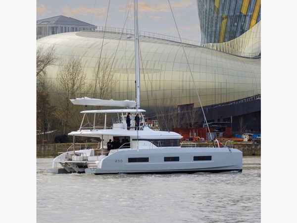 LAGOON 55
