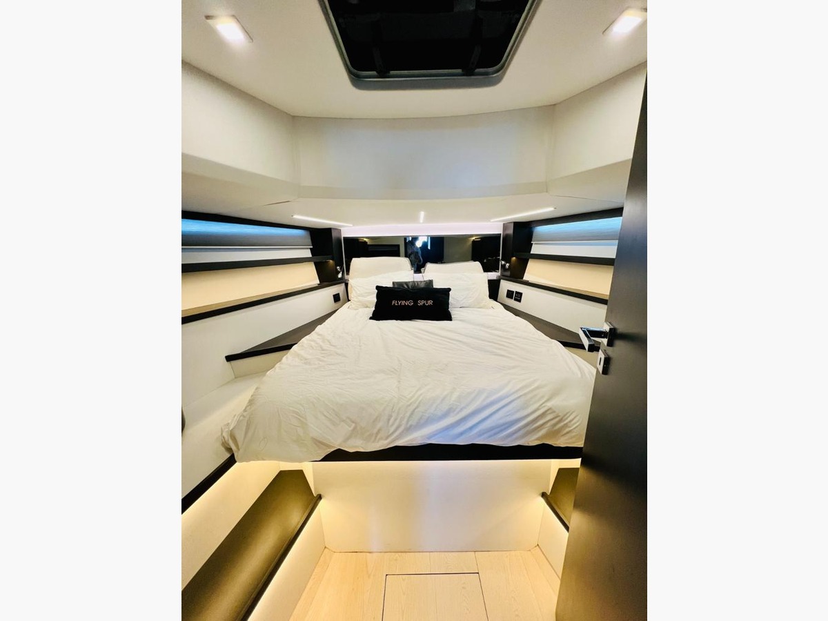 M/Y FLYING SPUR 2