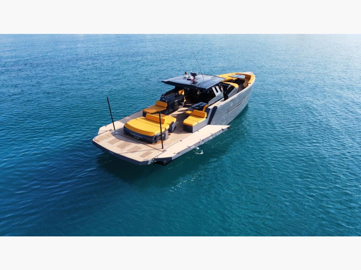 M/Y FLYING SPUR 2