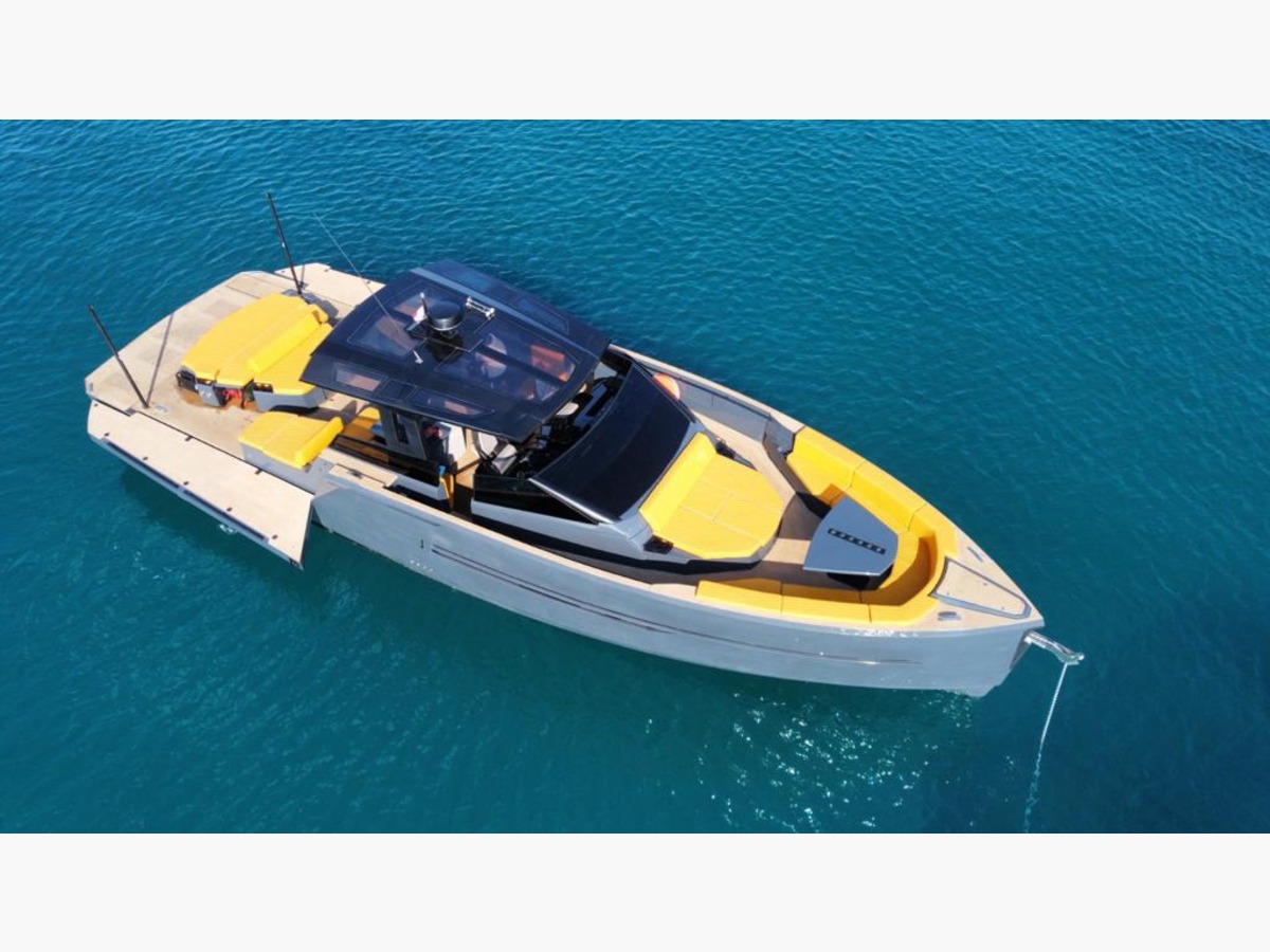 M/Y FLYING SPUR 2